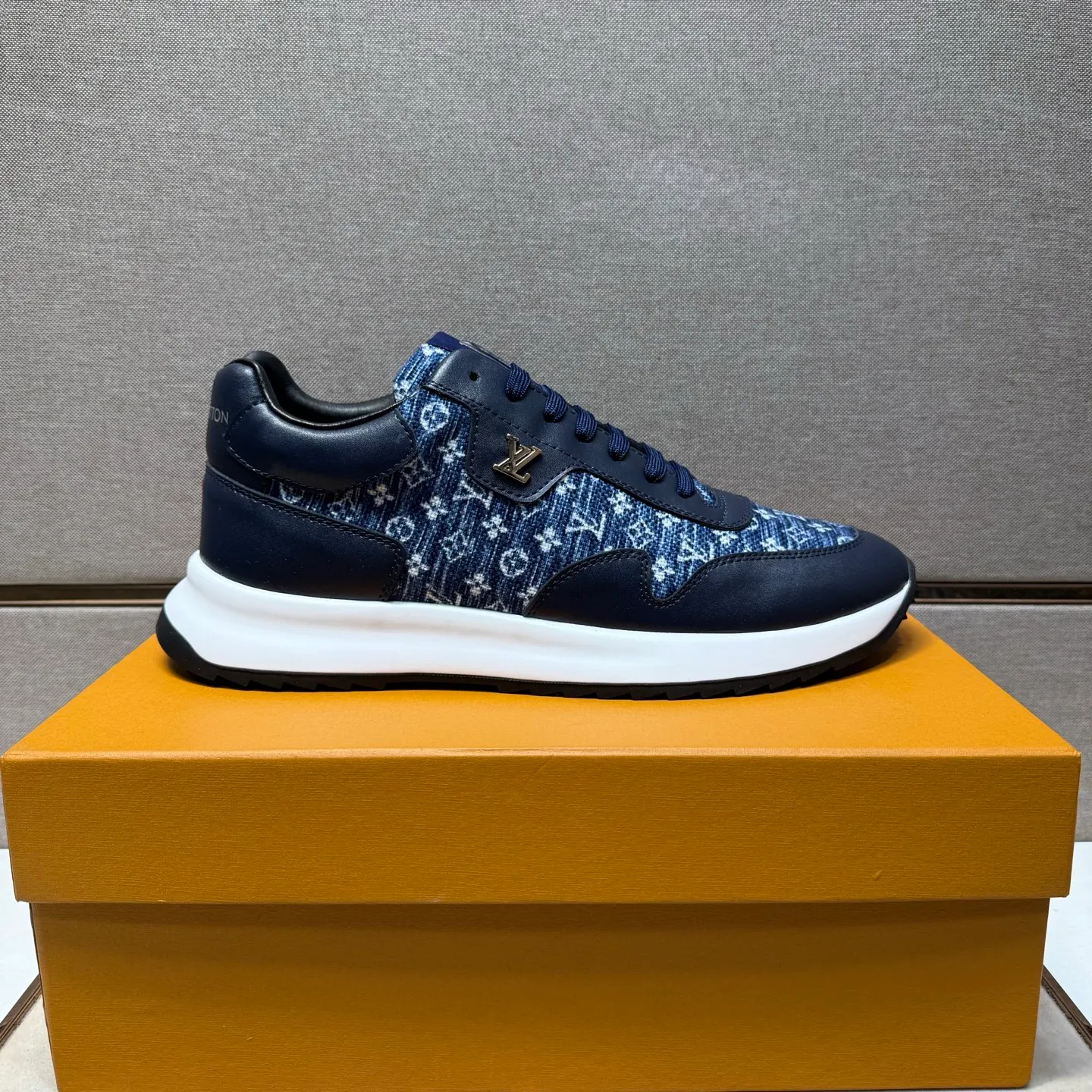 ⬛️Ex-factory price p442【LV～】men's casual shoes, 2025z cabinet sales simultaneously 🔶Size: 38-44 #️⃣ 🔷3 colors🔜The upper is made of multi-material splicing ➕Genuine leather lining, comfortable and breathable, sole: original comfortable and wear-resistant outsole, ⚠️real thing📱photographed🎬real thing is better📢📢📢